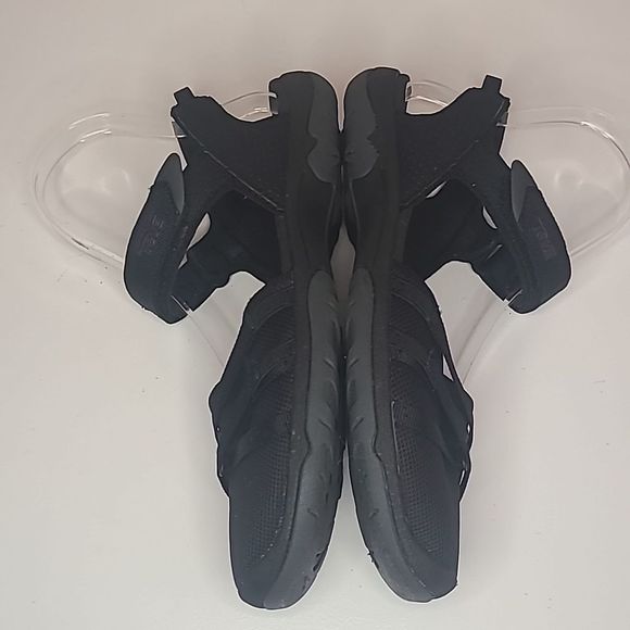 Teva 85 WOMEN'S TIRRA Close Toed Sandal Black Size 7M - Picture 7 of 12